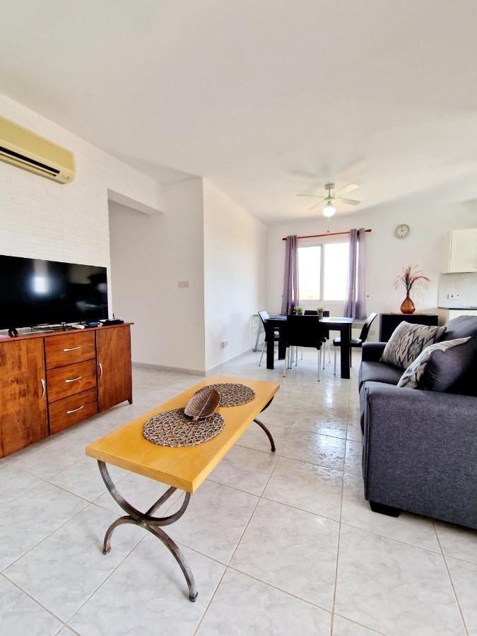 Emma'S Place, 2 Bedroom Apartment With Pool View Paphos Eksteriør bilde