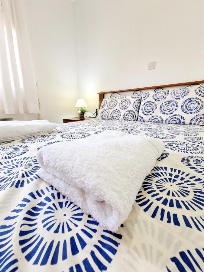 Emma'S Place, 2 Bedroom Apartment With Pool View Paphos Eksteriør bilde