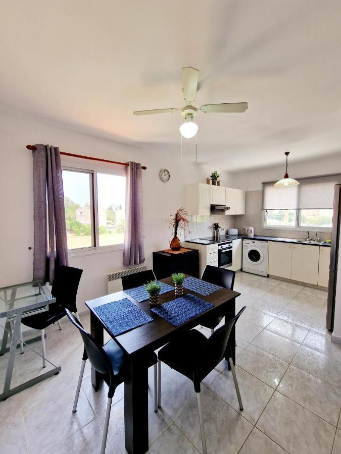 Emma'S Place, 2 Bedroom Apartment With Pool View Paphos Eksteriør bilde